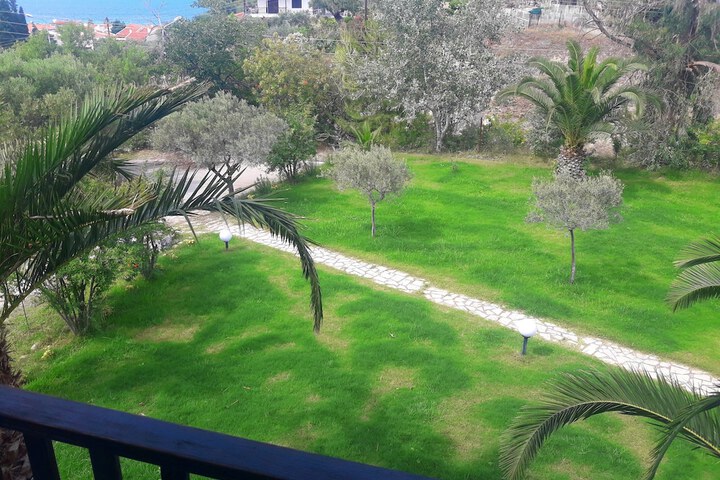 Room 2 of 18