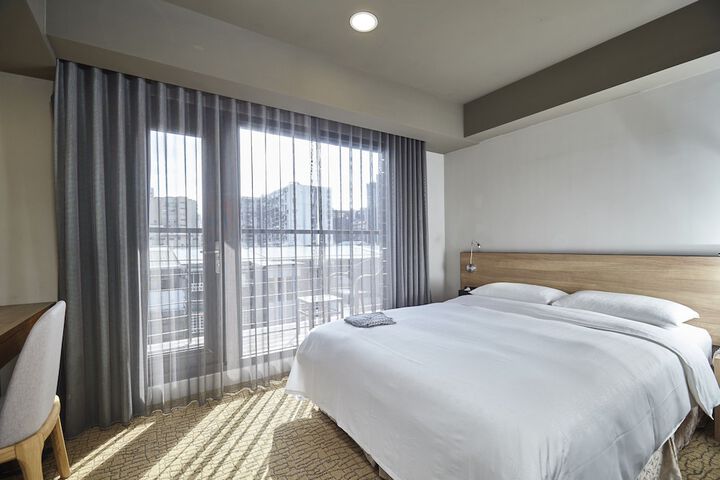 Room 42 of 91