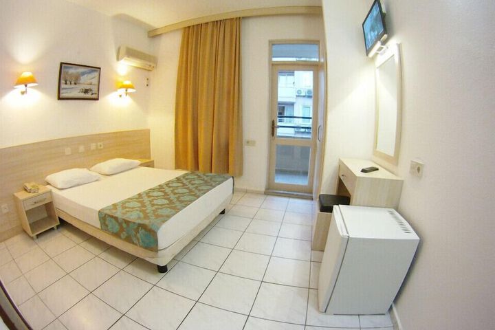 Room 9 of 17