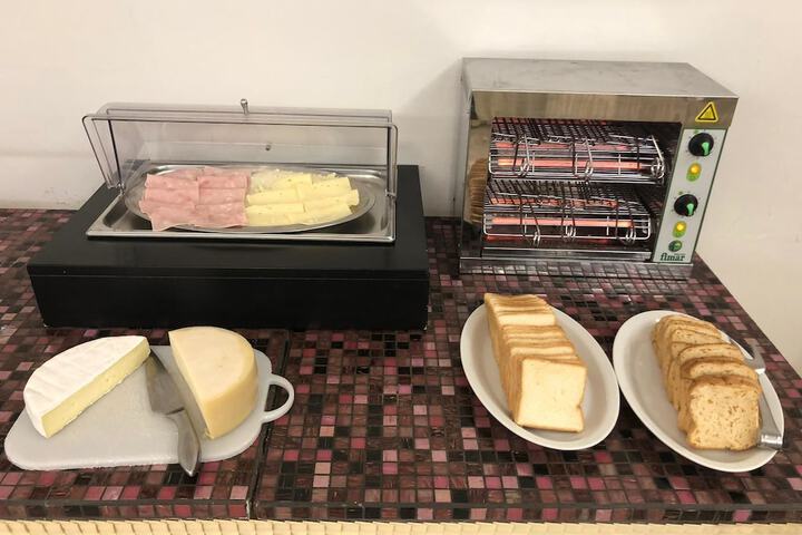 Breakfast/Coffee Service 43 of 60