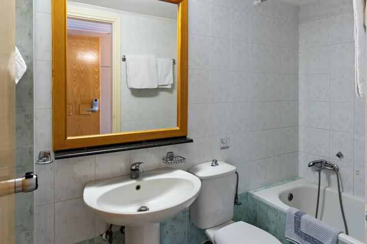 Room 82 of 159