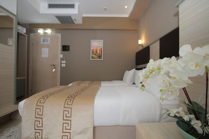 Room 34 of 67