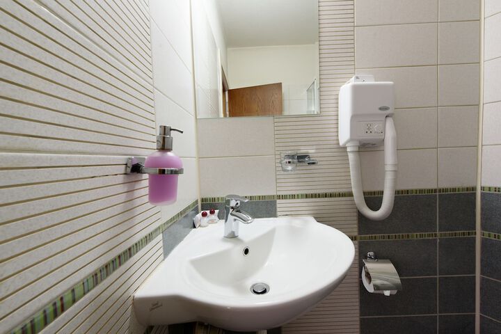 Room 30 of 62