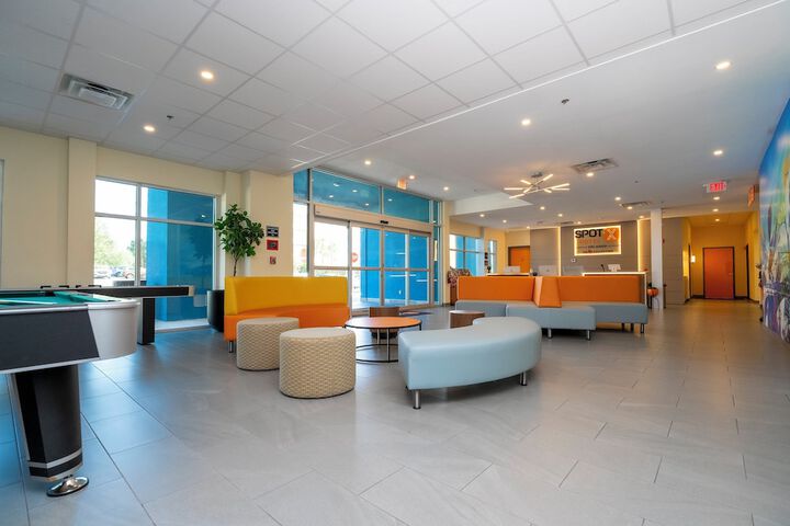 Lobby lounge