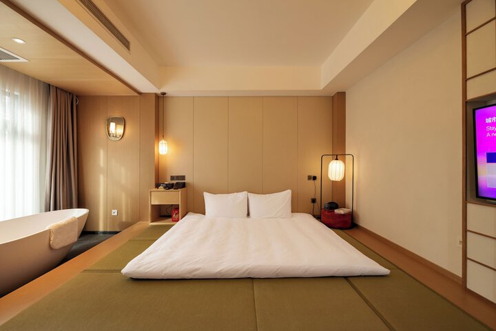 Room 13 of 86