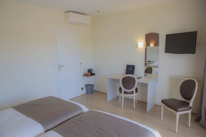 Room 12 of 71