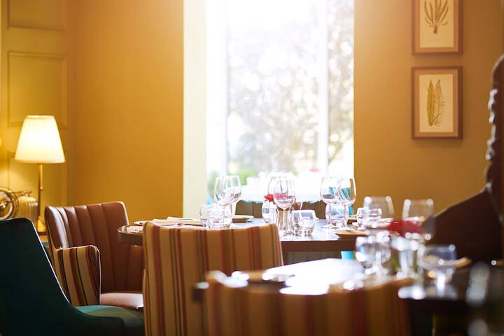 Dining 71 of 98