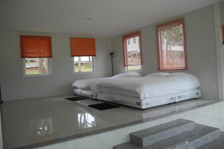Room 3 of 17