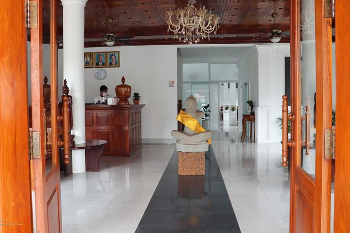 Hotel 102 of 105