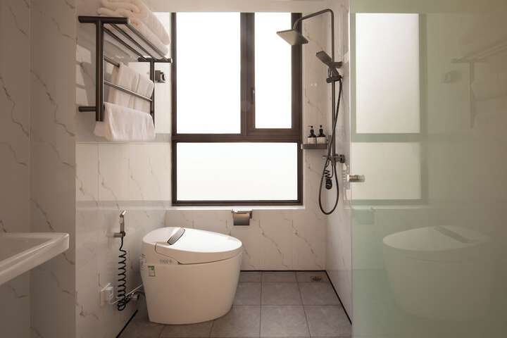 Room 68 of 86