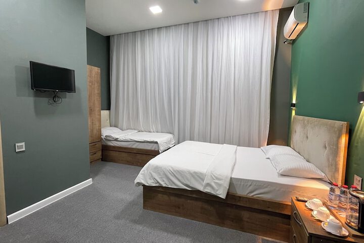 Room 11 of 27