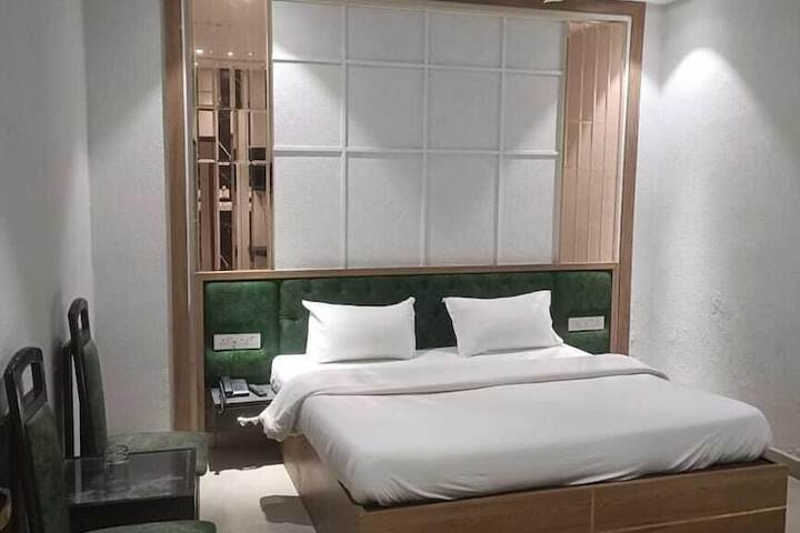 Room 21 of 50