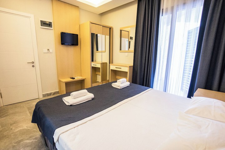 Room 10 of 31