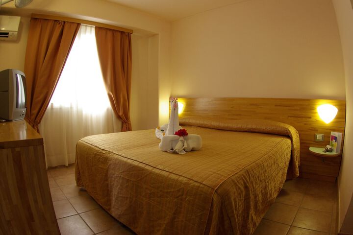 Room 5 of 67