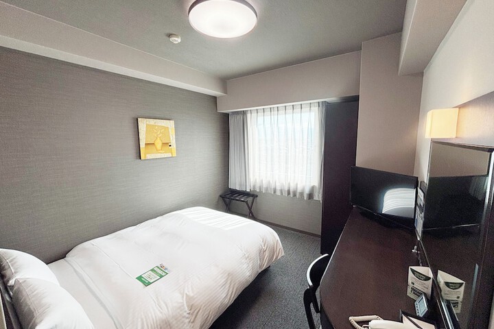Room 9 of 47