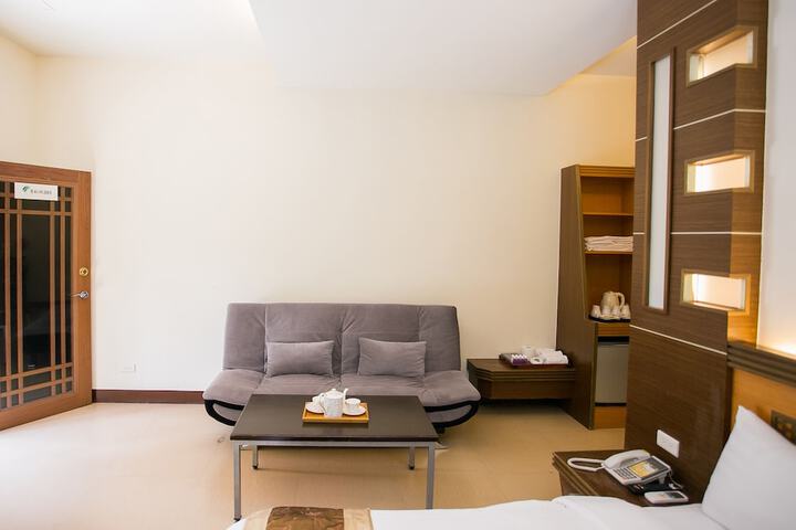 Room 15 of 68