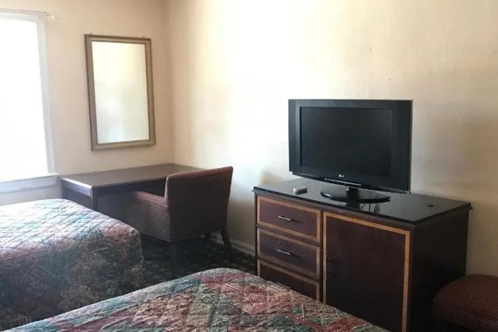 Room 2 of 9
