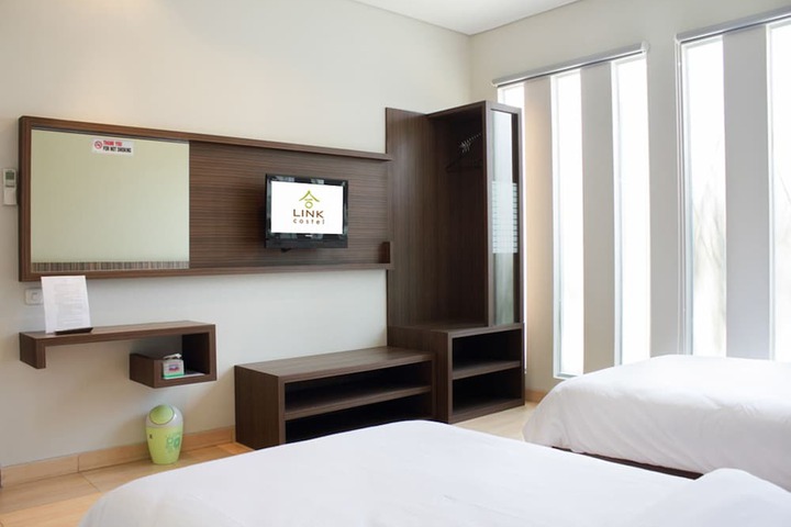 Room 15 of 22