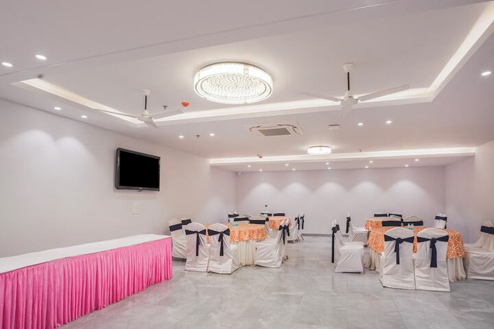 Ballroom/Hall 40 of 47