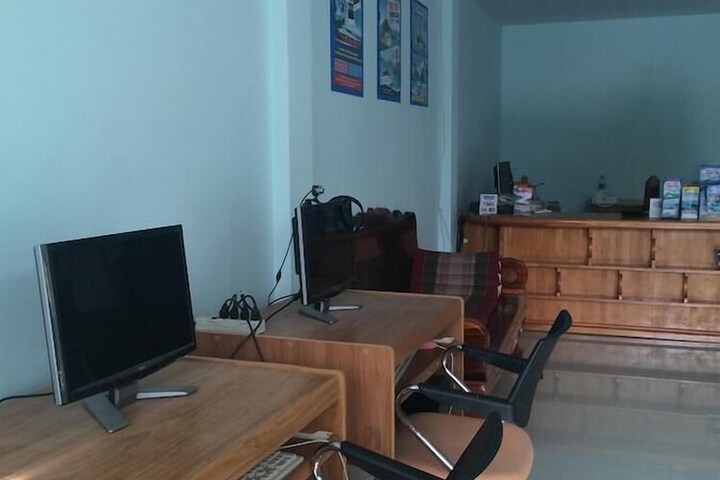 Business Center 26 of 37