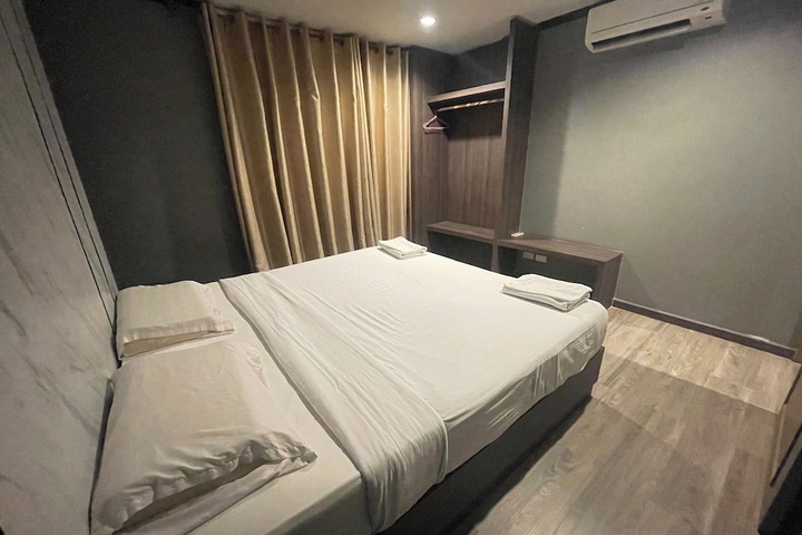 Room 15 of 50