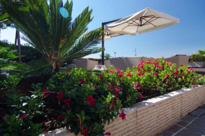 Hotel Exterior 65 of 83