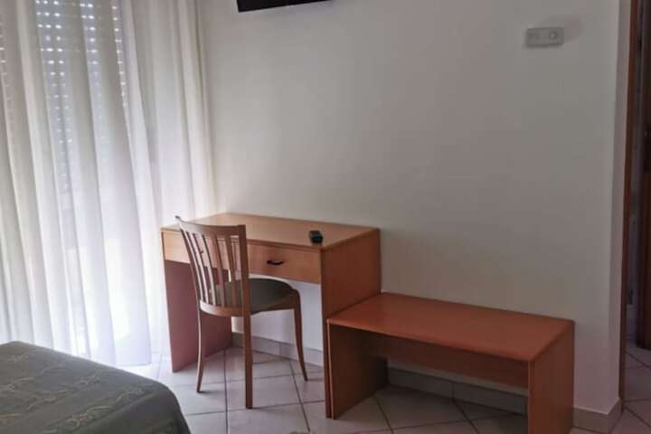 Room 4 of 51