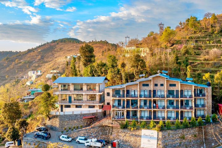 Himalayas Resort by The Lake Hill