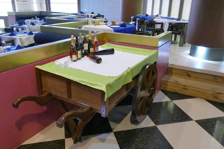 Dining 14 of 27