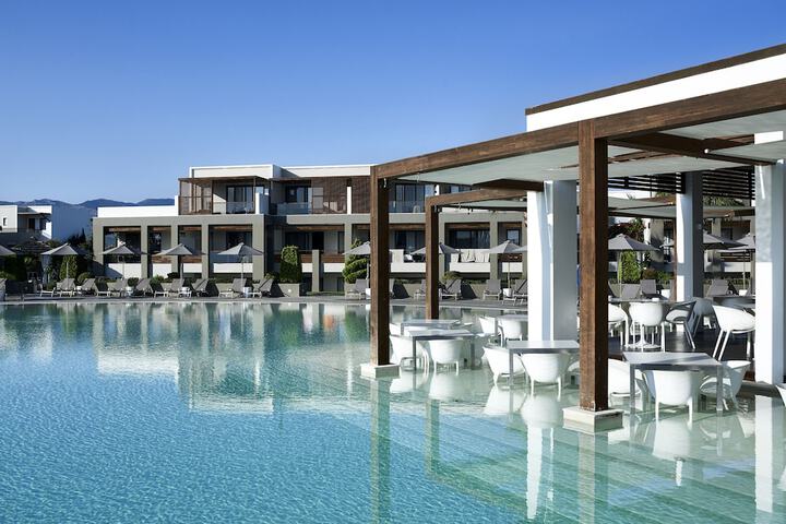Pelagos Suites Hotel & Spa