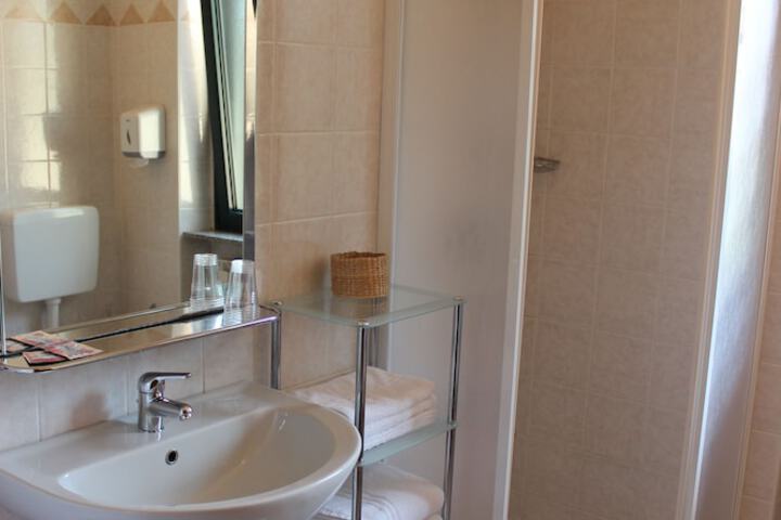 Room 20 of 26
