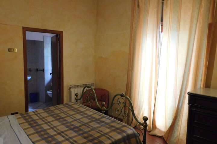 Room 7 of 115