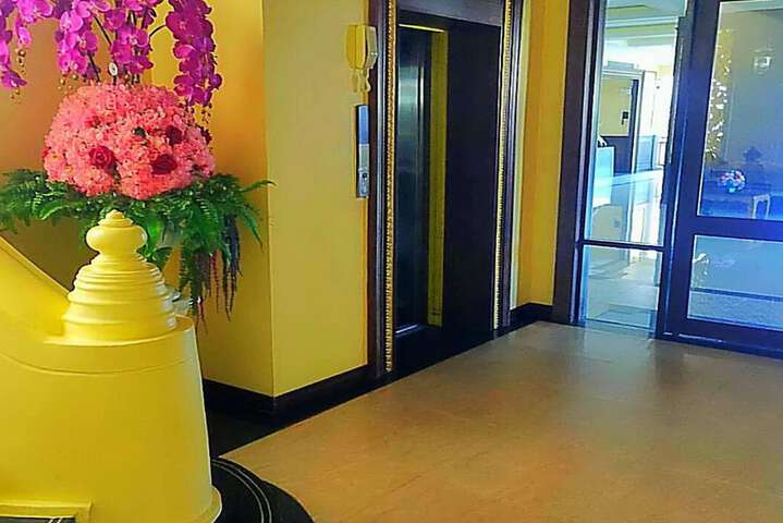 Hotel 3 of 192