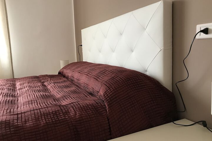 Room 11 of 32