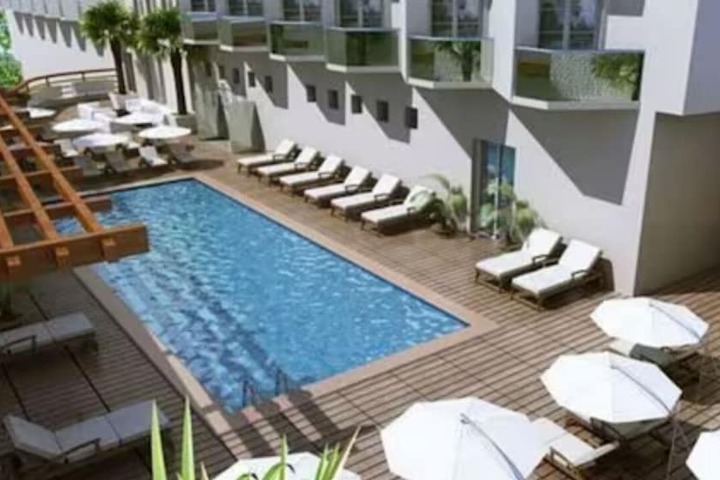 Pool 10 of 17