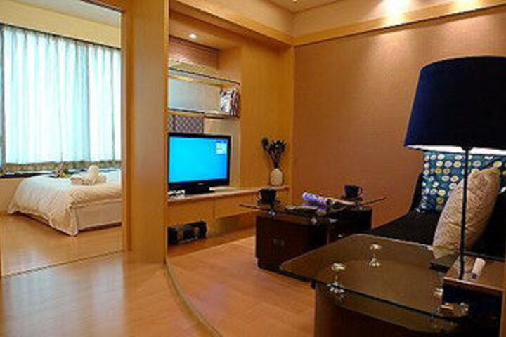 Room 9 of 20