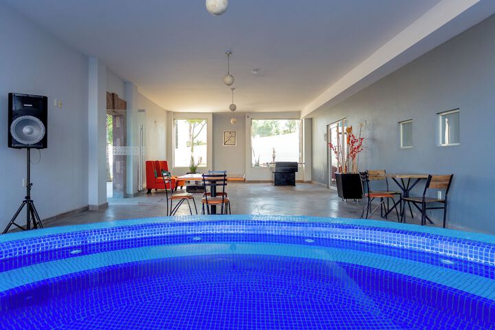 Pool 68 of 166