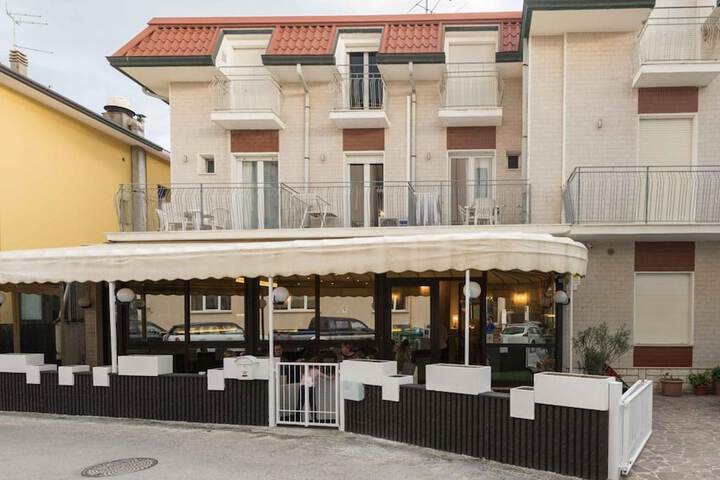 HOTEL AVENUSTA