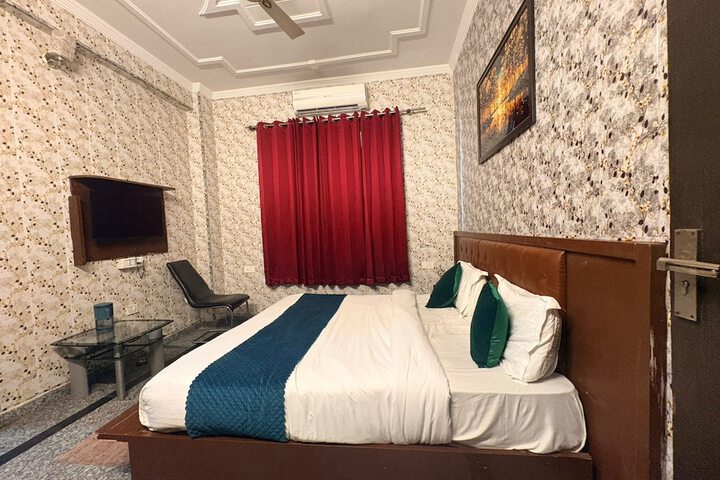 Room 20 of 28