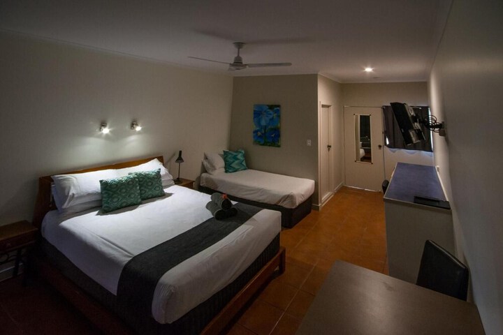 Room 10 of 35