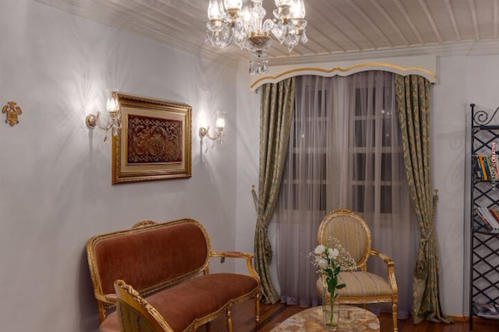 Entrance & Lobby