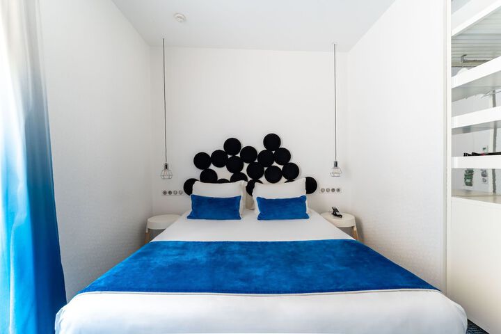 Room 28 of 114