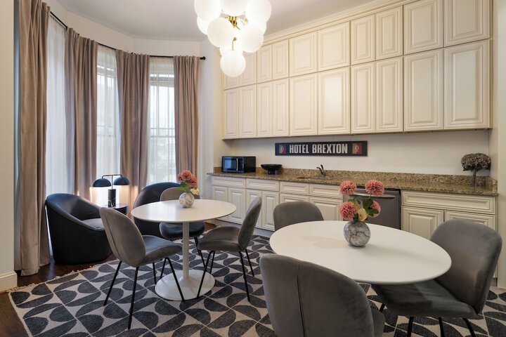 Breakfast area
