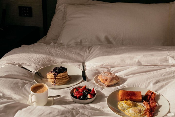 Breakfast/Coffee Service 70 of 113