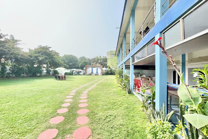 Hotel Exterior 66 of 71