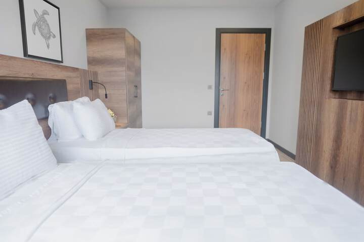 Room 34 of 169