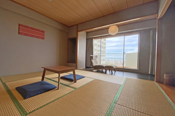 Room 10 of 32