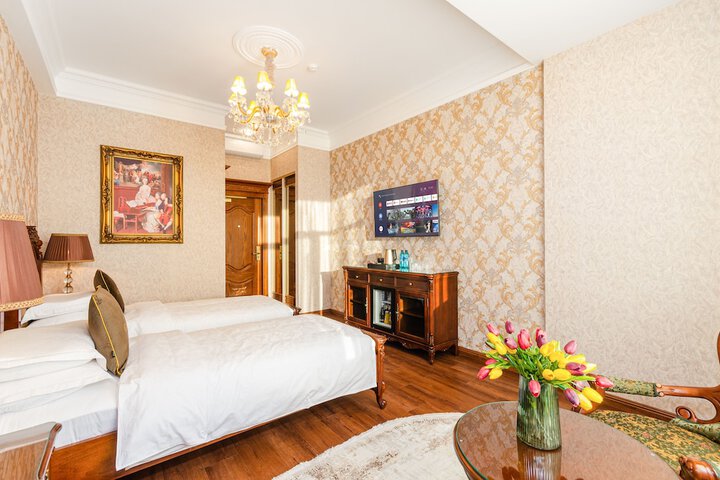 Room 9 of 54