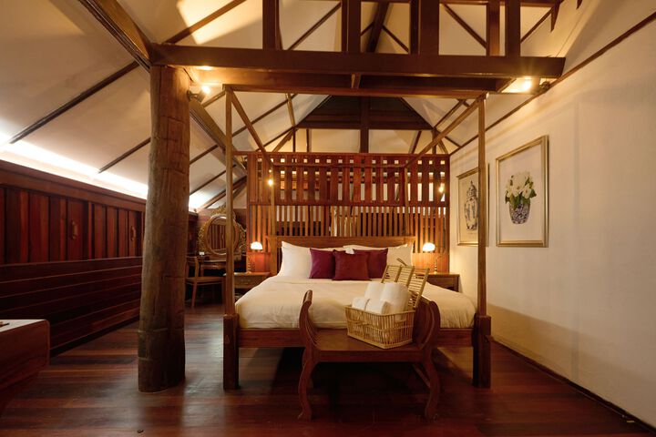 Room 10 of 29