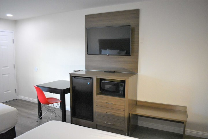 1 King Bed Mobility Accessible (3 of 13)